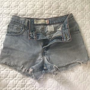 Vintage Levi’s high waisted shorts
